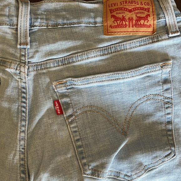 Levi’s Boyfriend Jeans - Picture 3 of 3